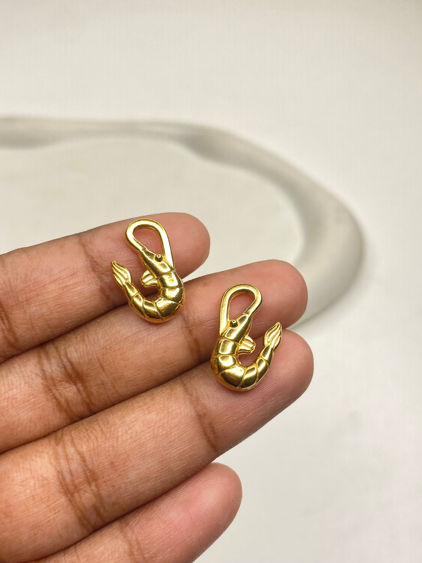SS 2869 Shrimp 18K Gold plated stainless steel ( 1 piece ) Anti tarnish ( 12:18 mm )