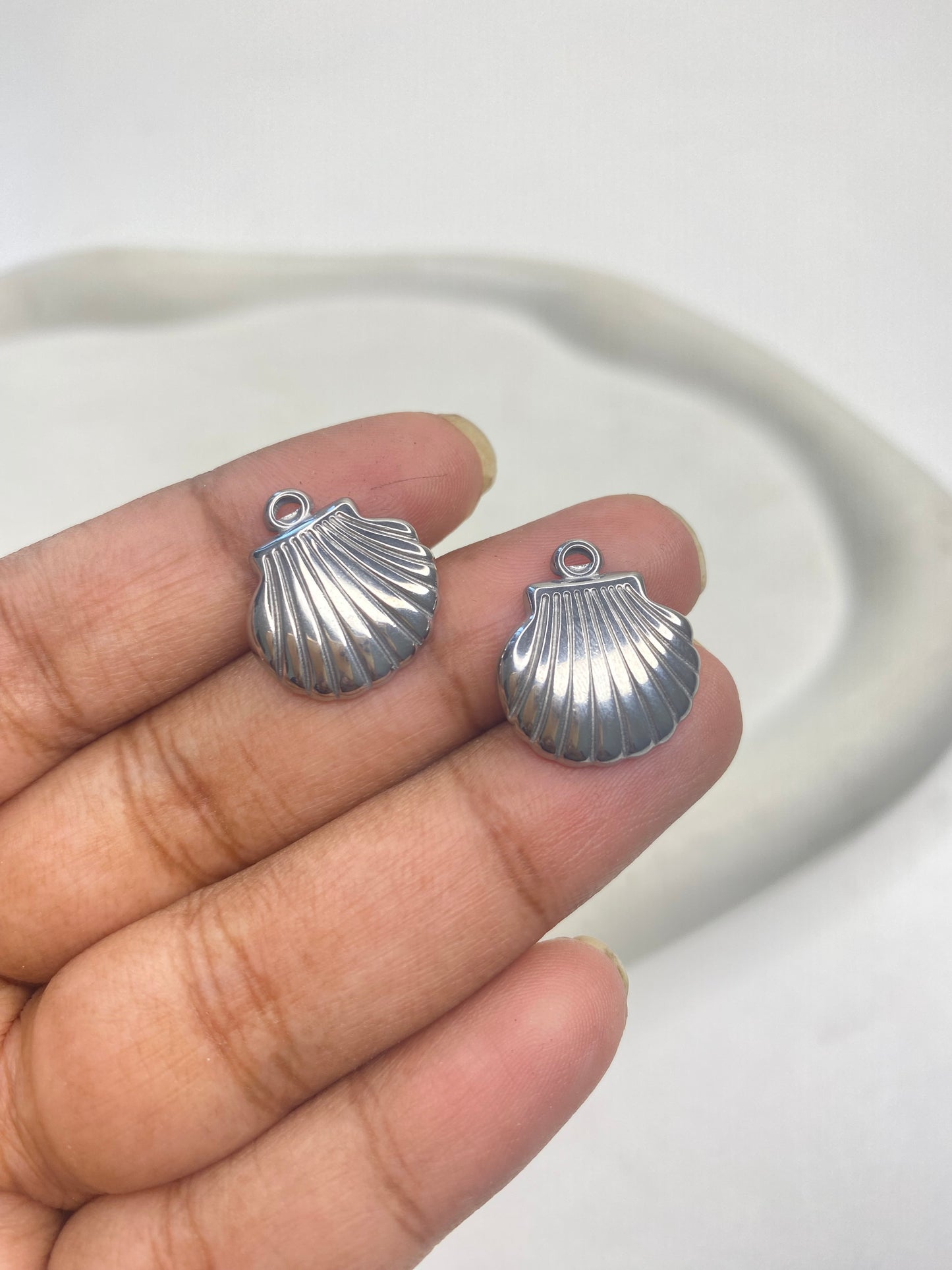 SS 2837 Shell charm Silver plated stainless steel ( 1 piece ) Anti tarnish ( 16 mm )