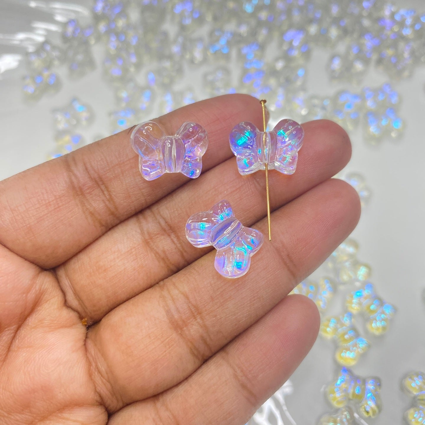 GB585 holographic butterfly glass bead