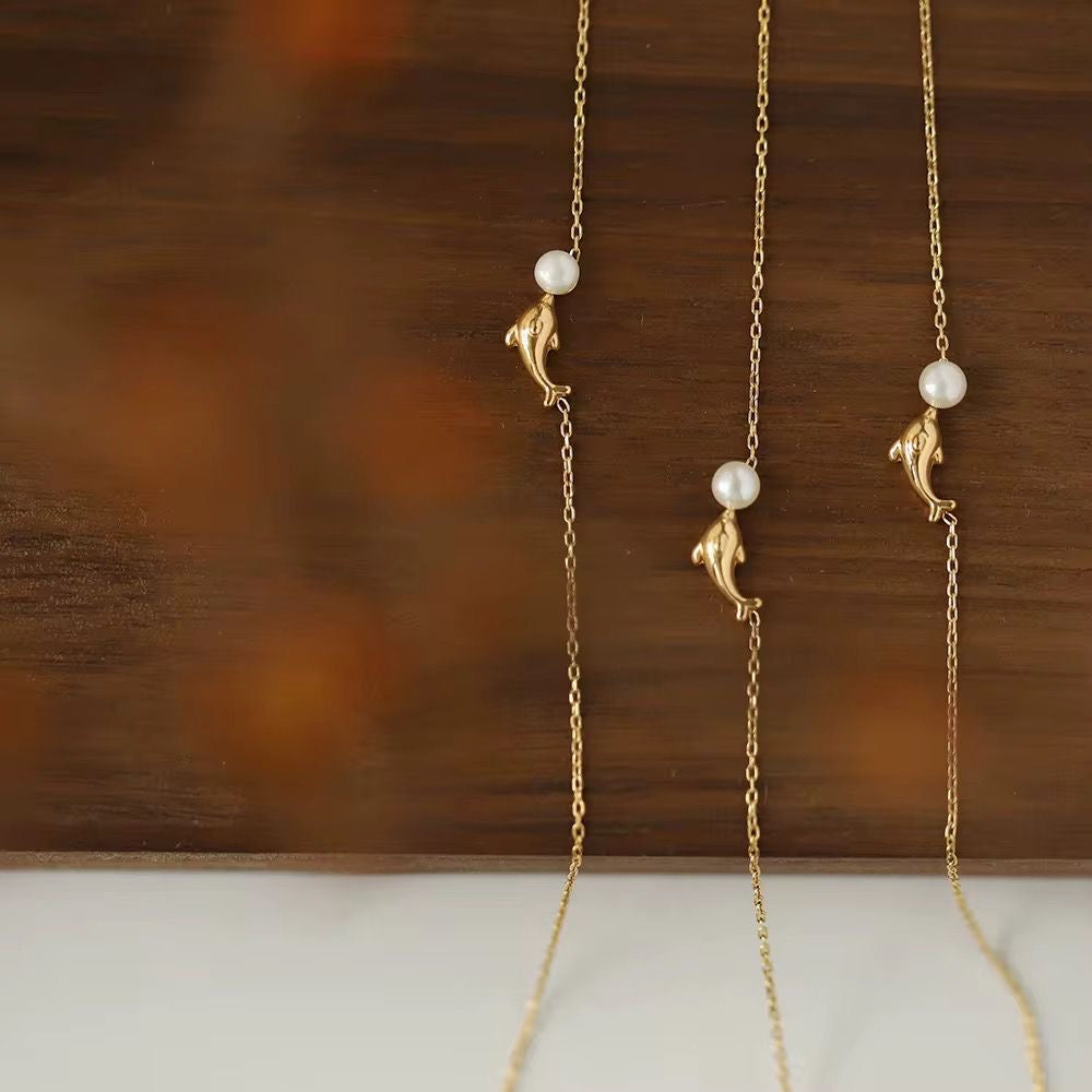 SJ 705 Baby Dolphin dainty Necklace - 18k Gold PVD plated stainless steel - Anti tarnish