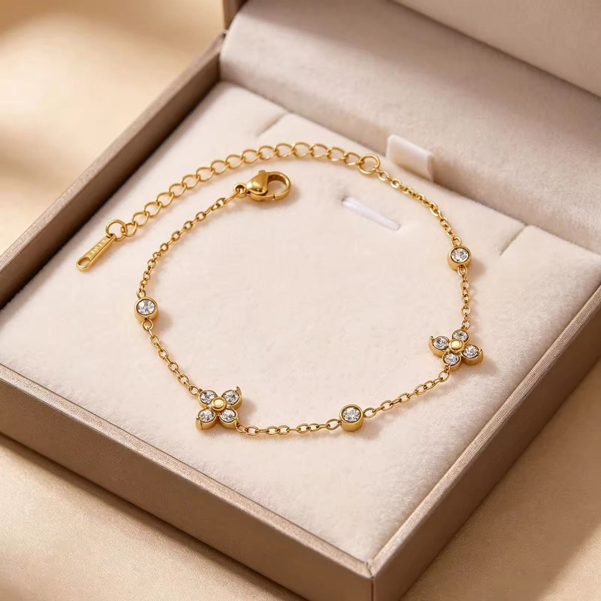 BSJ29D Fleur Spark 18k Gold PVD plated
