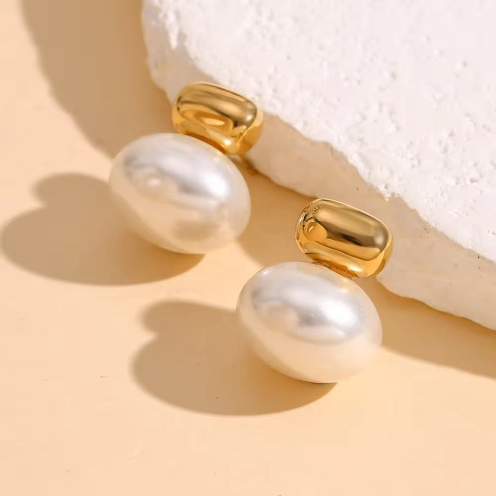 SJ 184 modern pearl studs - 18k gold plated stainless steel - Anti tarnish