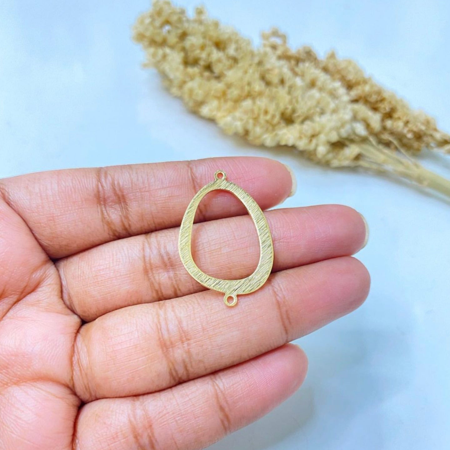 SS 164 Irregular triangle connector Textured