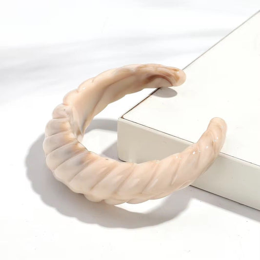 RJ 13 Shell Spiral Cuff Bangle ( 6 piece / set ) - Anti tarnish