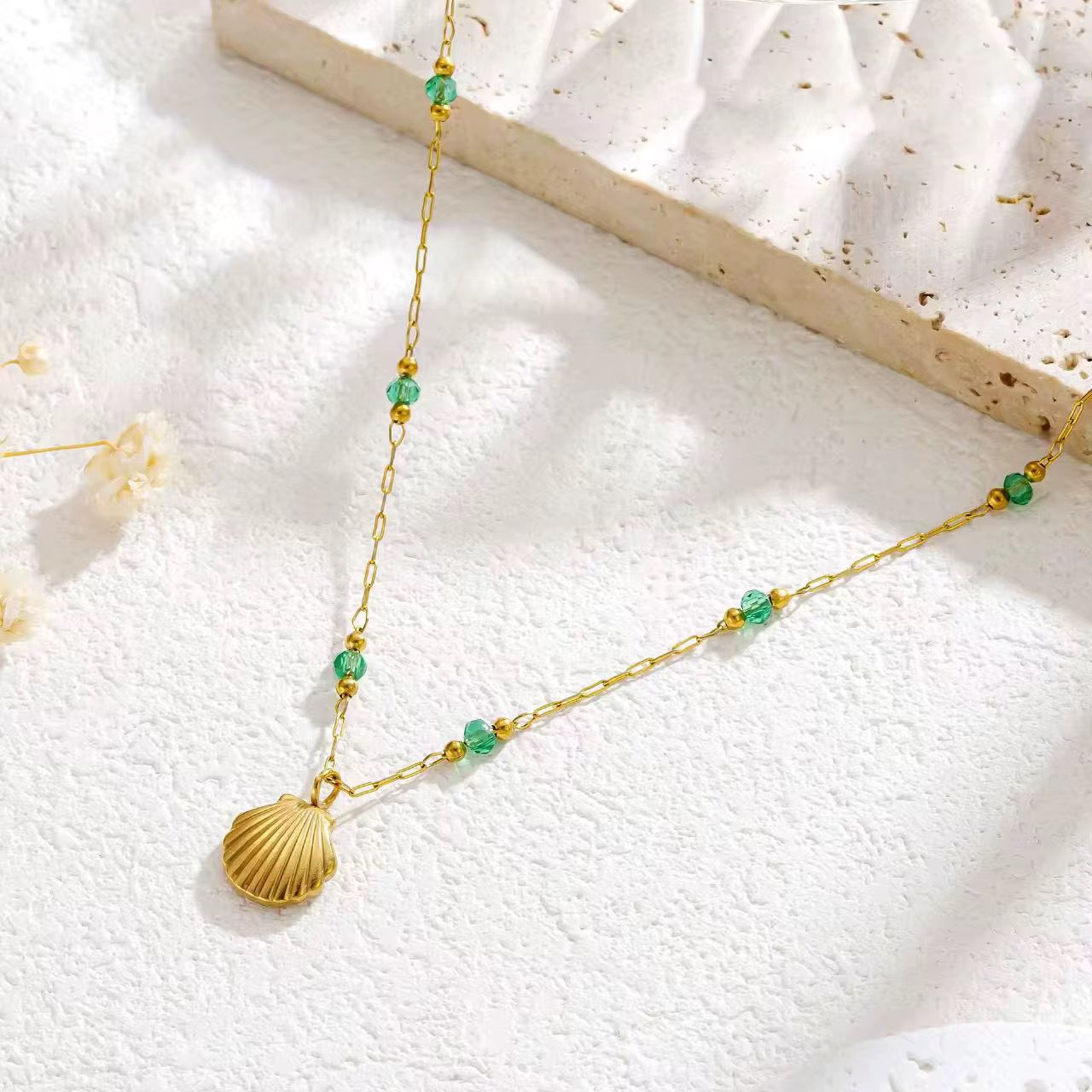 SJ 759 Shell Beaded Dainty Necklace - 18k Gold PVD plated stainless steel - Anti tarnish