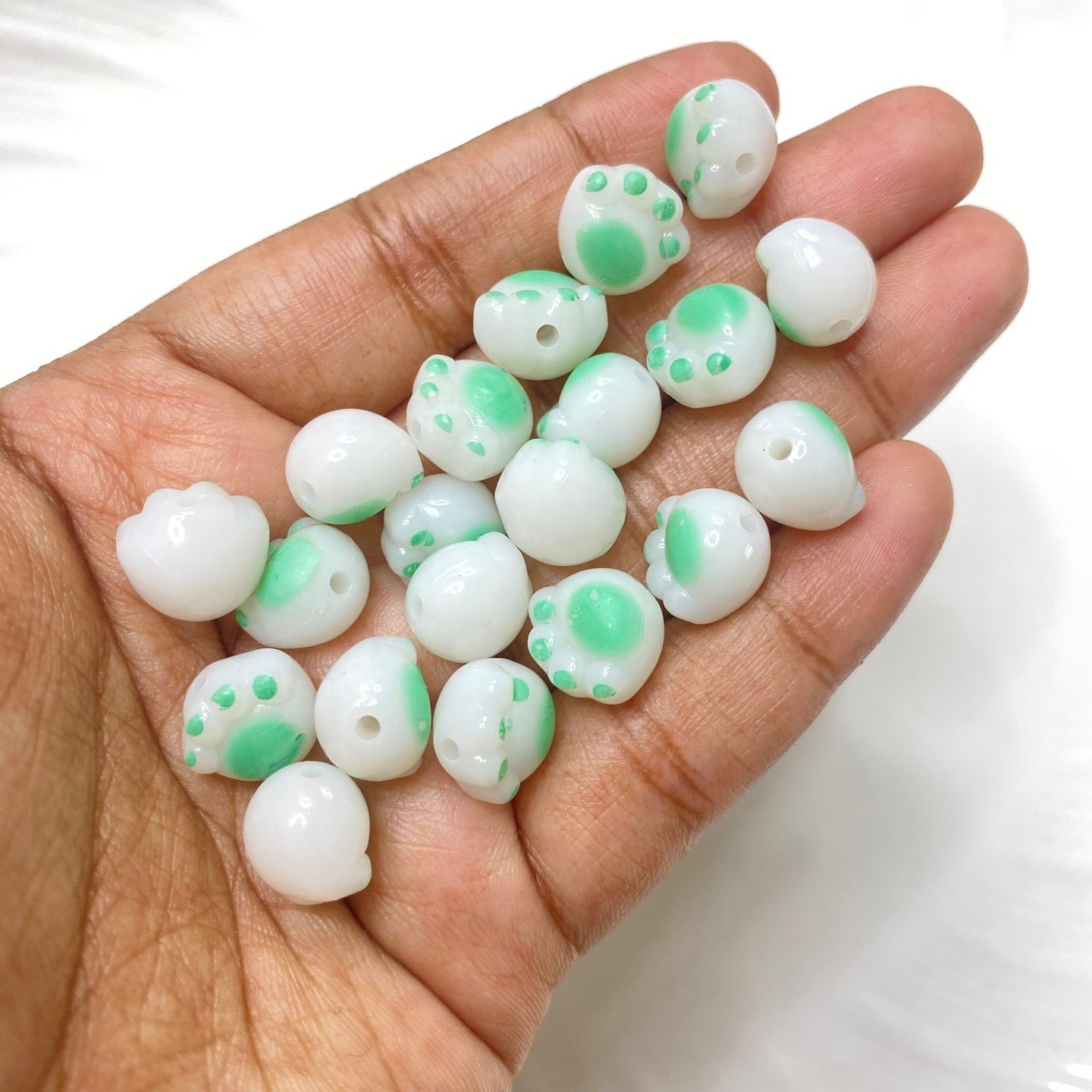 BBB 193 (A) Green paw bead (1PC)