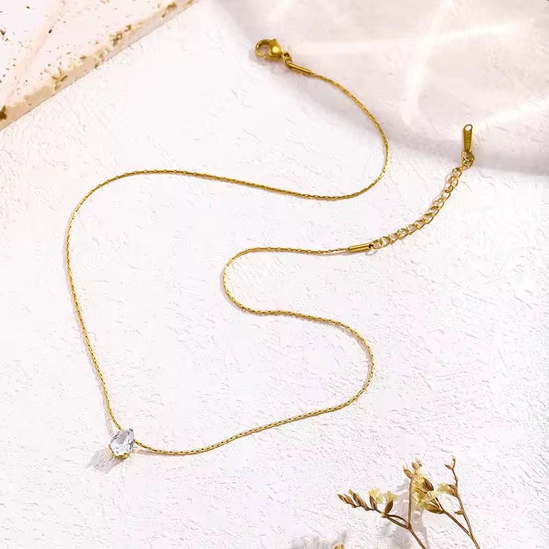 SJ 648 Zircon Teardrop dainty modern necklace - 18k Gold PVD plated stainless steel - Anti tarnish