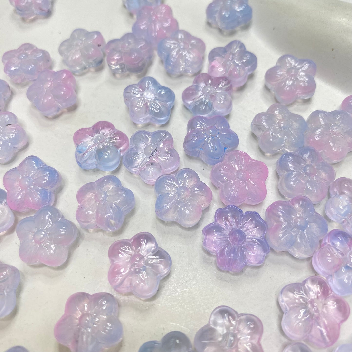 GB 2116 Pinkish Blue flower glass bead ( 1 pc )