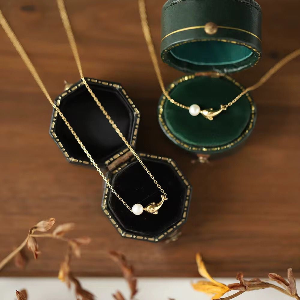 SJ 705 Baby Dolphin dainty Necklace - 18k Gold PVD plated stainless steel - Anti tarnish