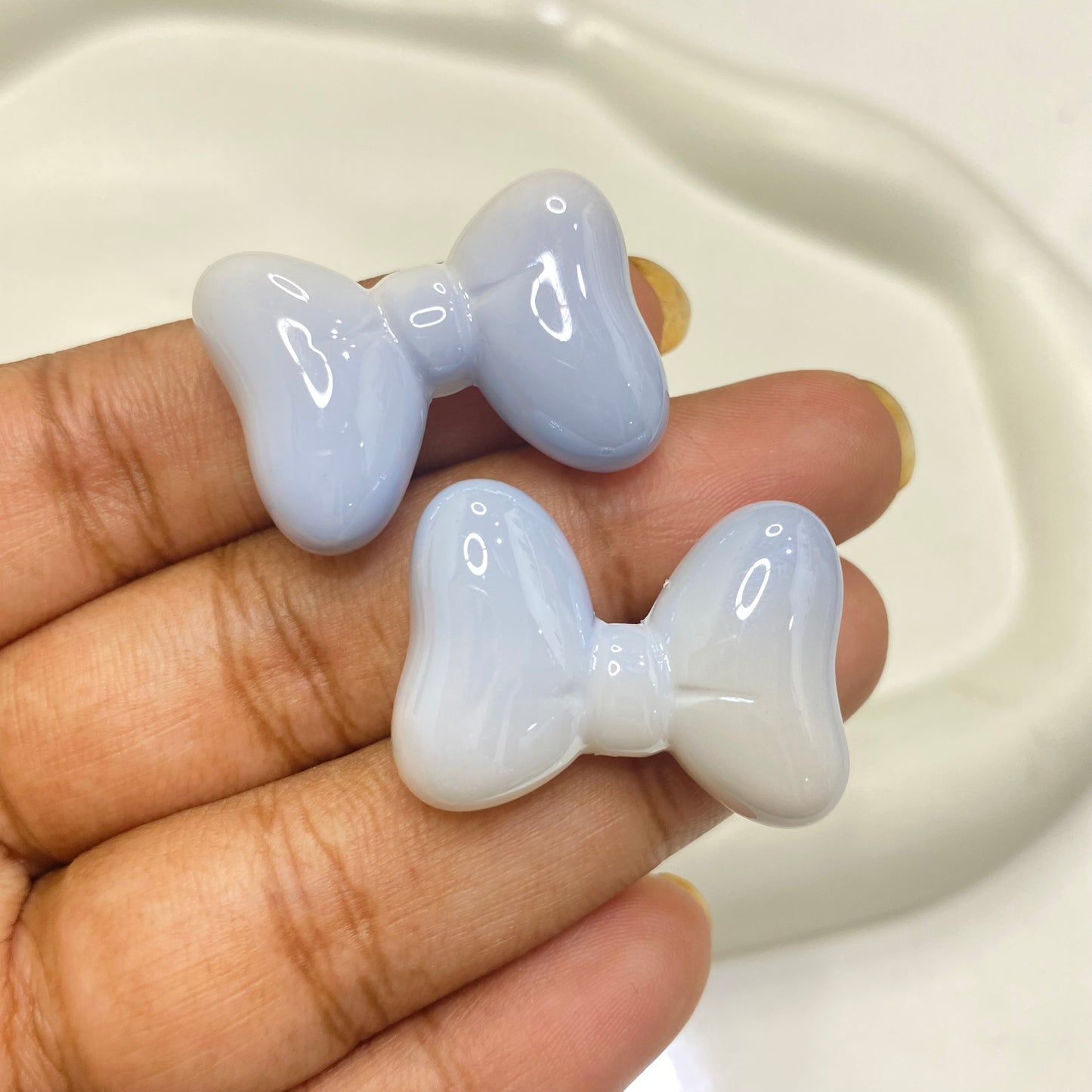 BBB 173 (E) Blue dual iridescent big bow Acrylic bead (1PC)