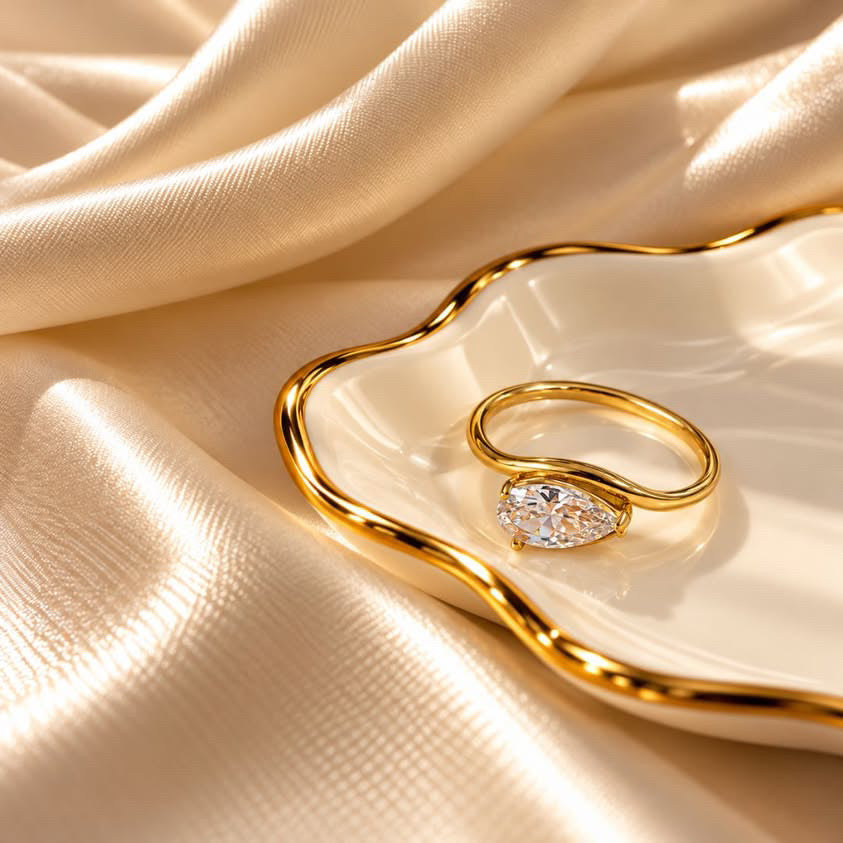RSJ37H Ring 18k Gold PVD plated - Veloura Curve Teardrop