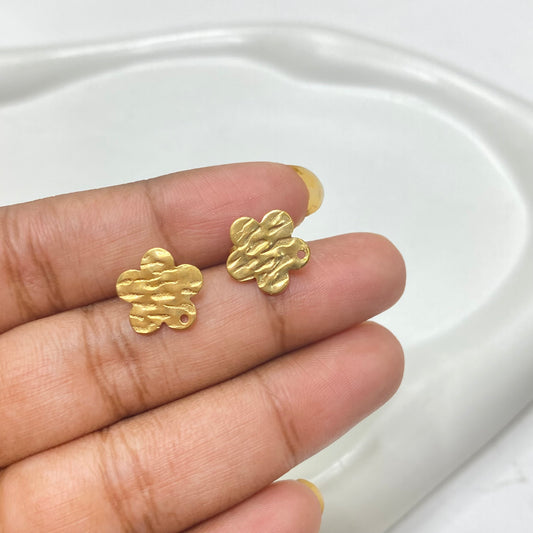SS 1187 - Flower stud -18k gold PVD plated 316 stainless steel ( 2 pc ) Anti tarnish