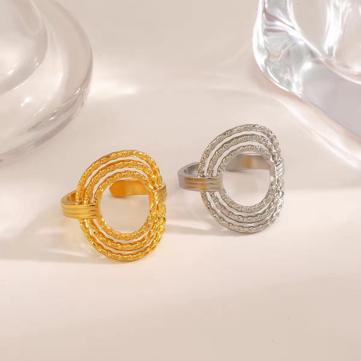 RSJ28F Triple circle Ring