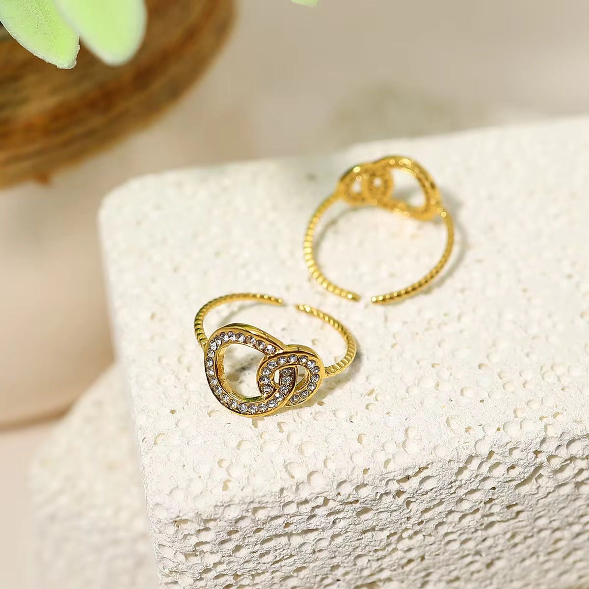 SJ 724 Zircon Geometric Dainty Ring Adjustable - 18k Gold PVD plated stainless steel - Anti tarnish