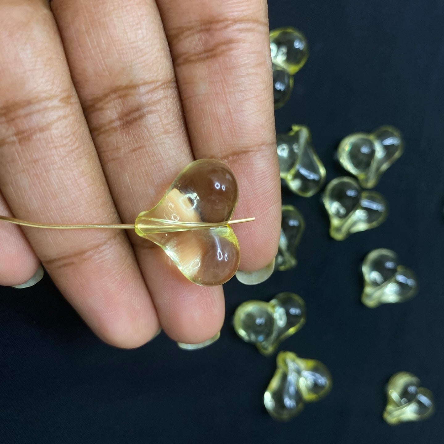 BBB 195 (B) light yellow heart Big (1PC)