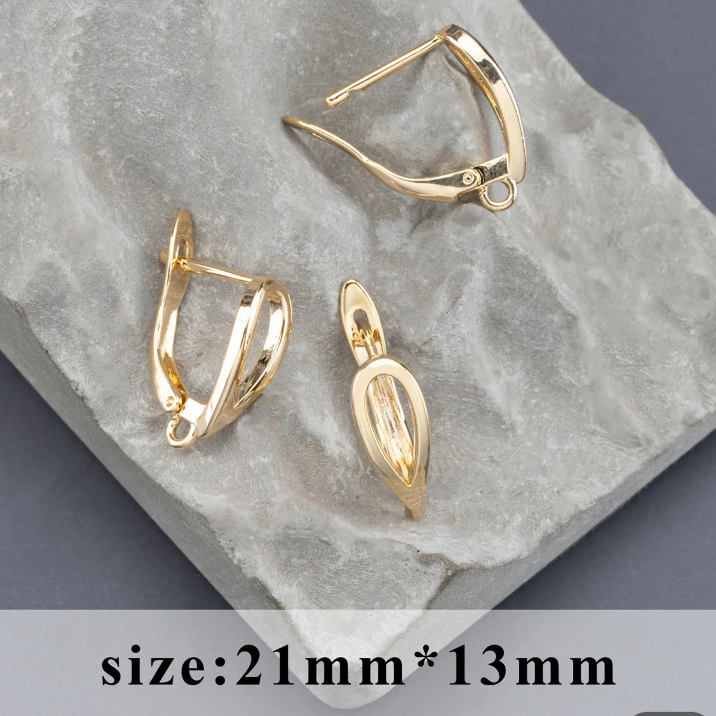 GP 685 gold plated stud - per pair - Anti tarnish