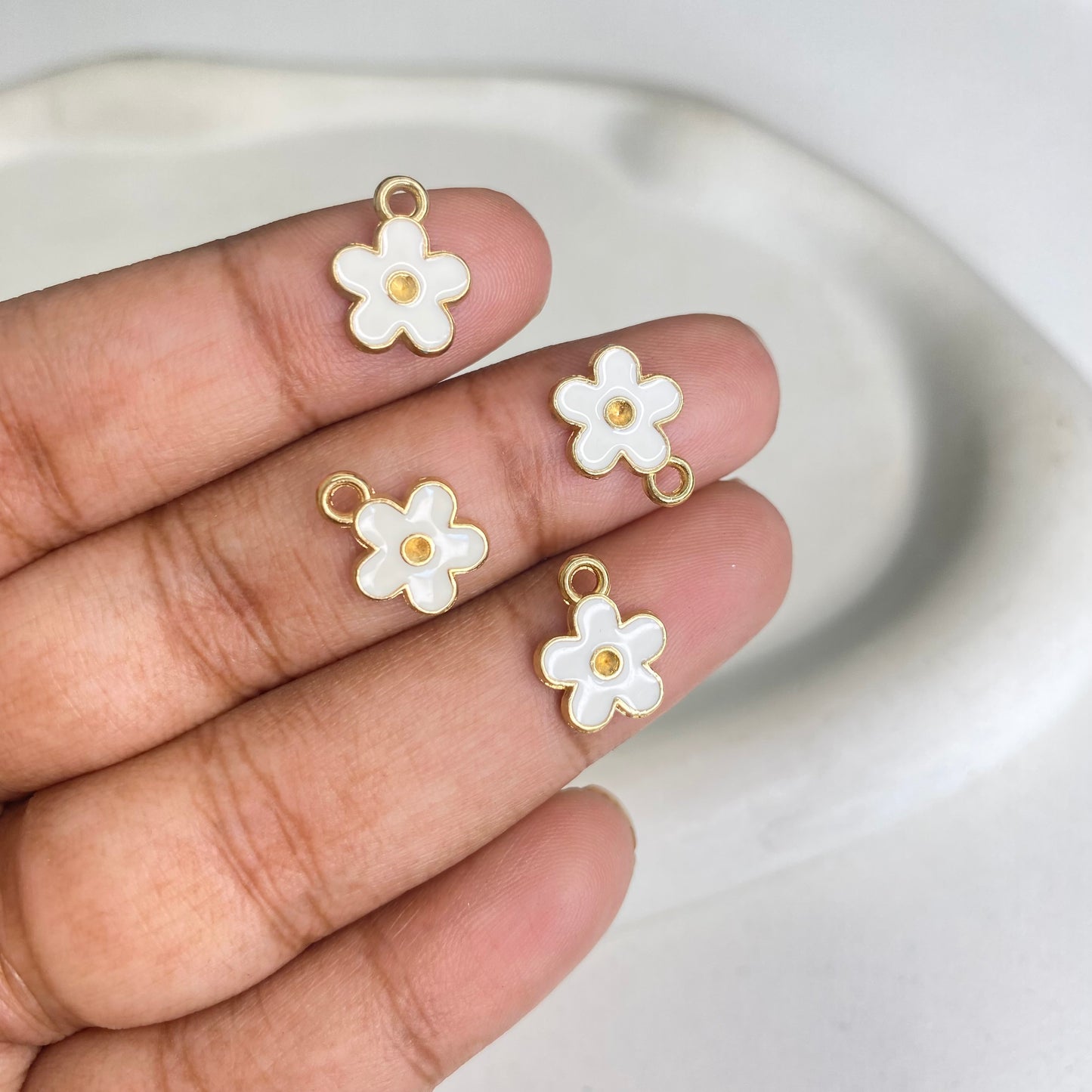 BBB 292 (c) White Flower enamel charm ( 1 pc ) High quality shine ( 12:10 mm )