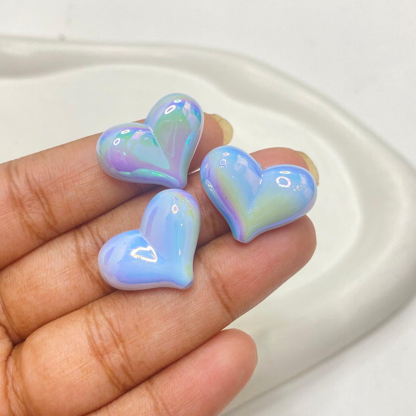 BBB 141 (B) Blue shiny irrediscent heart Acrylic bead (1PC)