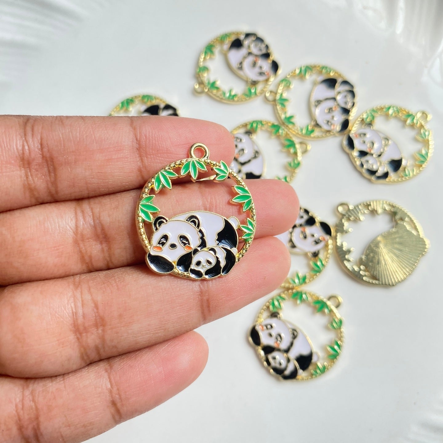 SS 826 panda charm (1PC)