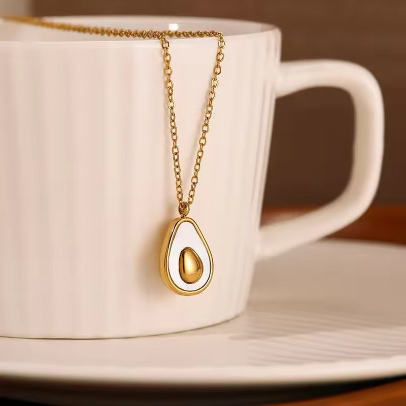 SS 223 Avocado necklace
-18k gold plated stainless steel - Anti tarnish - Wholesale