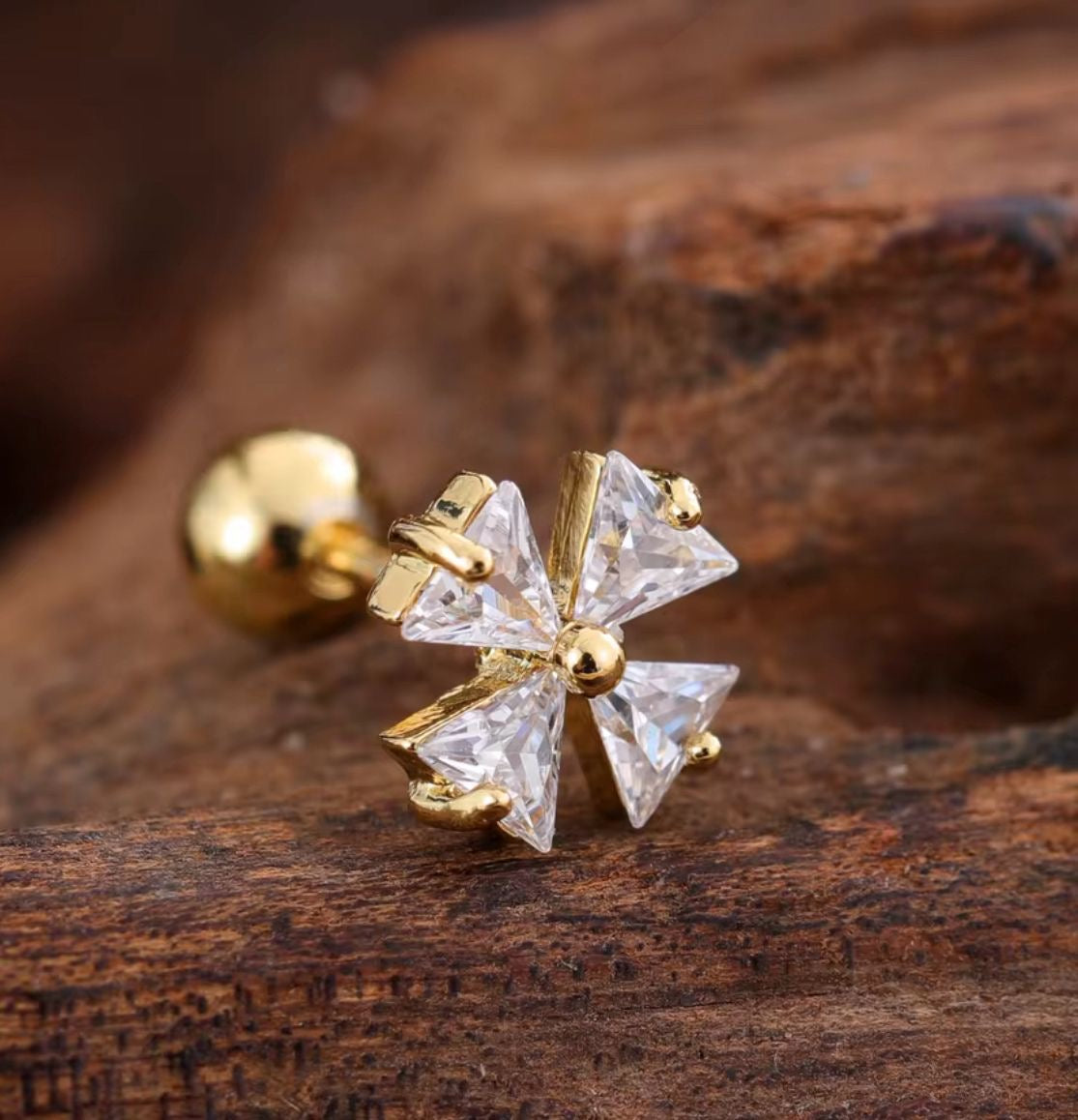 SJ 937 Fan Zircon kids / 2nd Piercing Stud ( 1 pc ) - 18k Gold PVD plated stainless steel - Anti tarnish