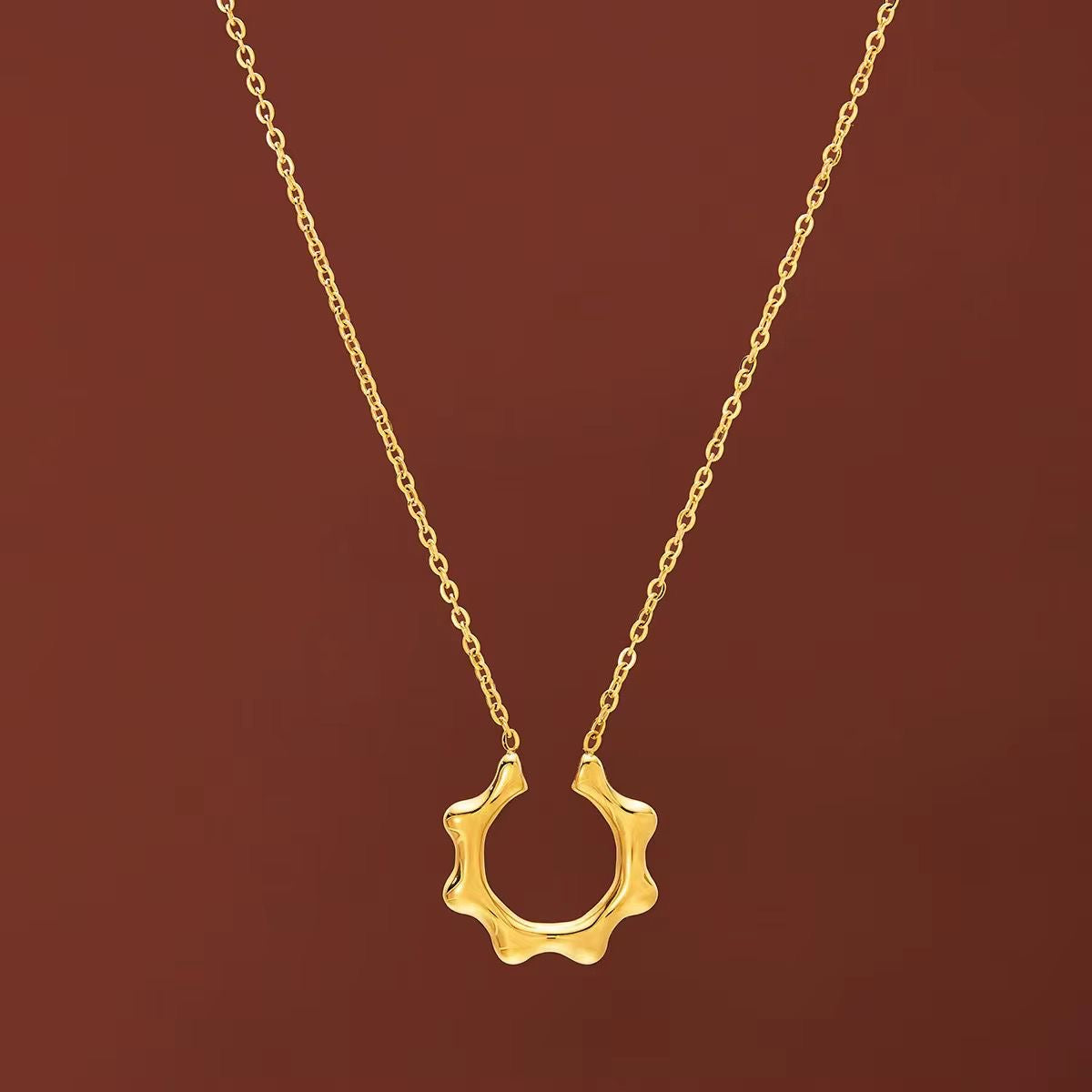 SJ 768 Sunflower Horse Shoe Necklace - 18k Gold PVD plated stainless steel - Anti tarnish