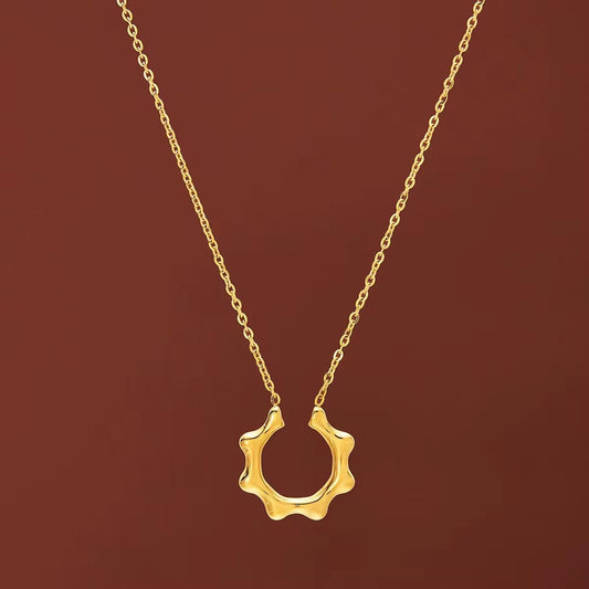 NSJ07D Sunflower Horse Shoe Necklace - 18k Gold PVD plated 316 stainless steel - Anti tarnish