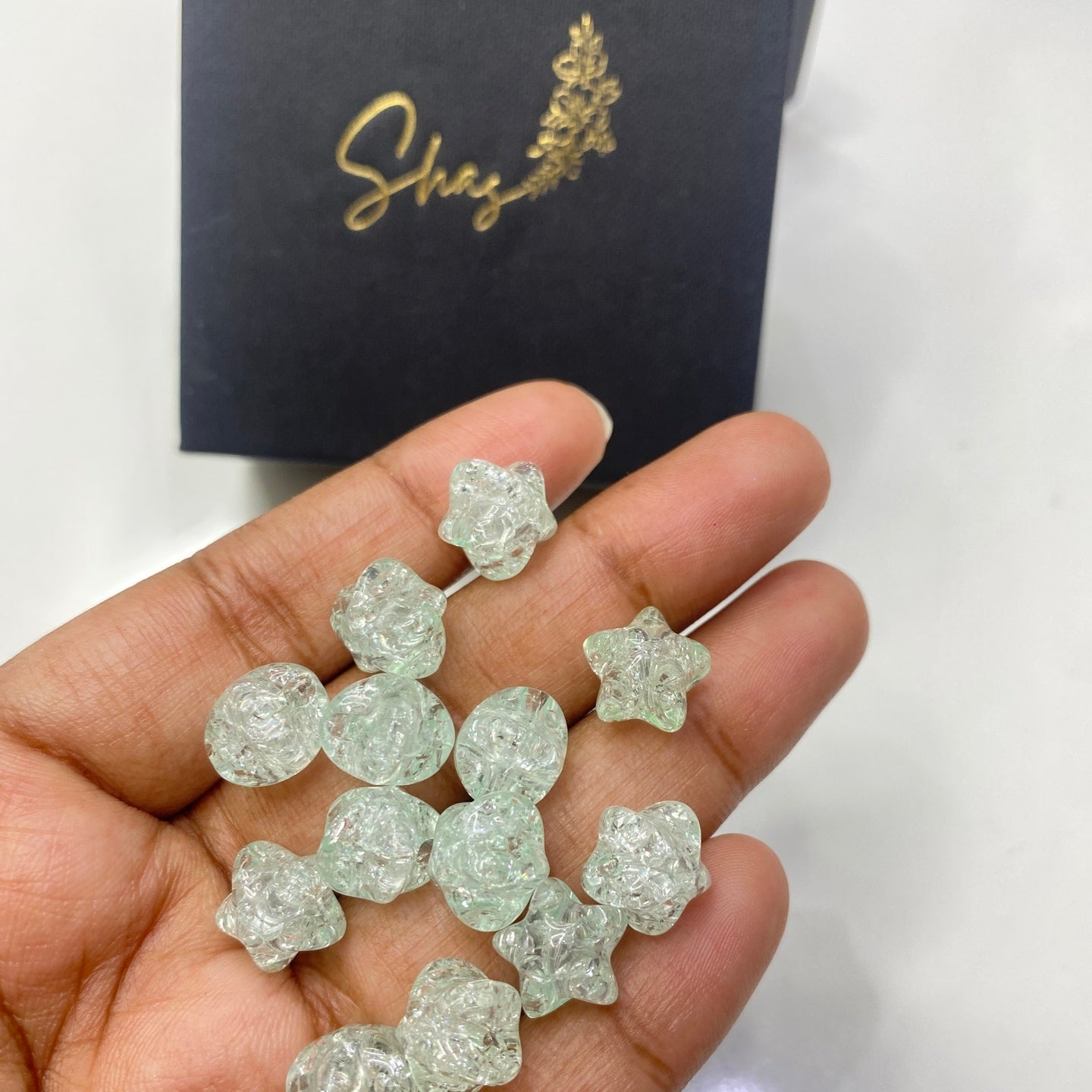 BBB 75 (e) green star crackle acrylic bead ( 1 pc )