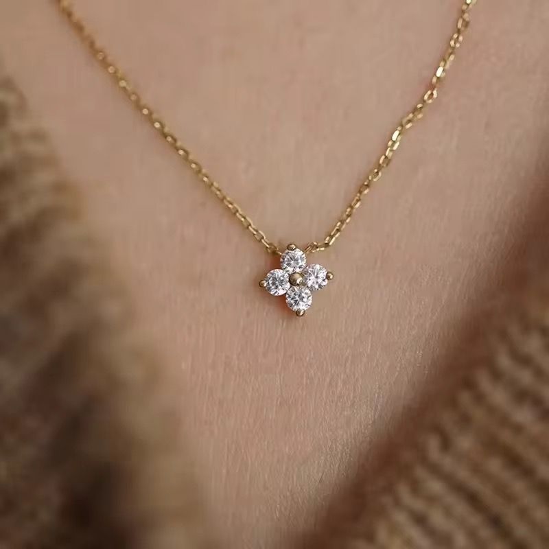 NSJ43E Clover Sparkle Diamond Necklace 18k Gold PVD plated