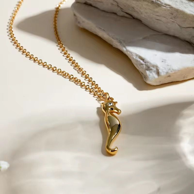 SJ 663 Sea Horse Zircon Embosed chain Necklace - Premium Collection - 18k Gold PVD plated stainless steel - Anti tarnish