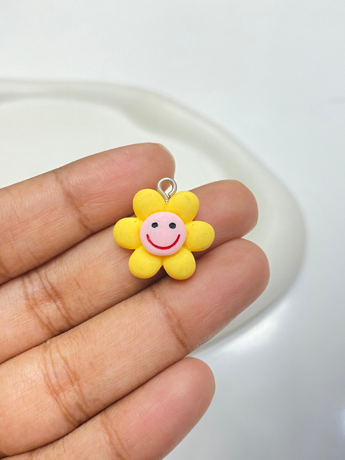 BRC 011 (B) Smiley Flower resin charm with hook ( 1 pc )