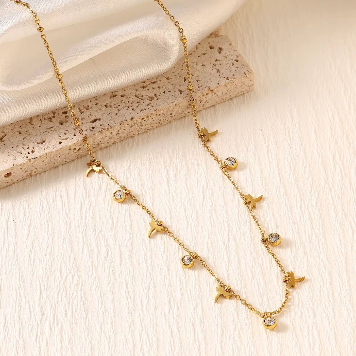 SJ 992 Dragonfly Minimalist Dainty Zircon charm Necklace - 18k Gold PVD plated stainless steel - Anti tarnish