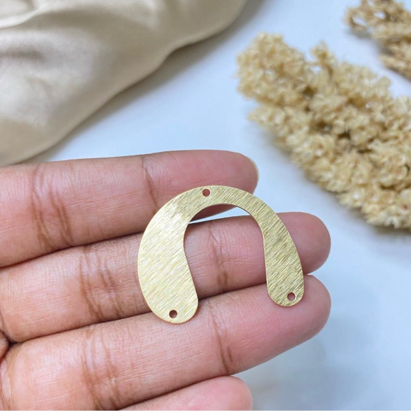 SS 141 U shaped connector