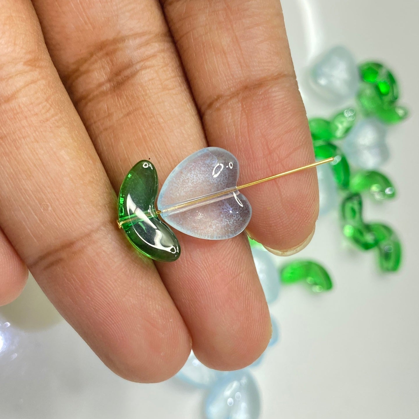 GB612 light blue heart glass flower bead