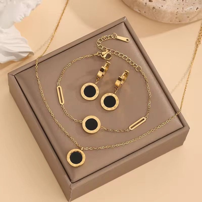 SJ 528 Roman dainty Necklace - 18k Gold PVD plated stainless steel - Anti tarnis