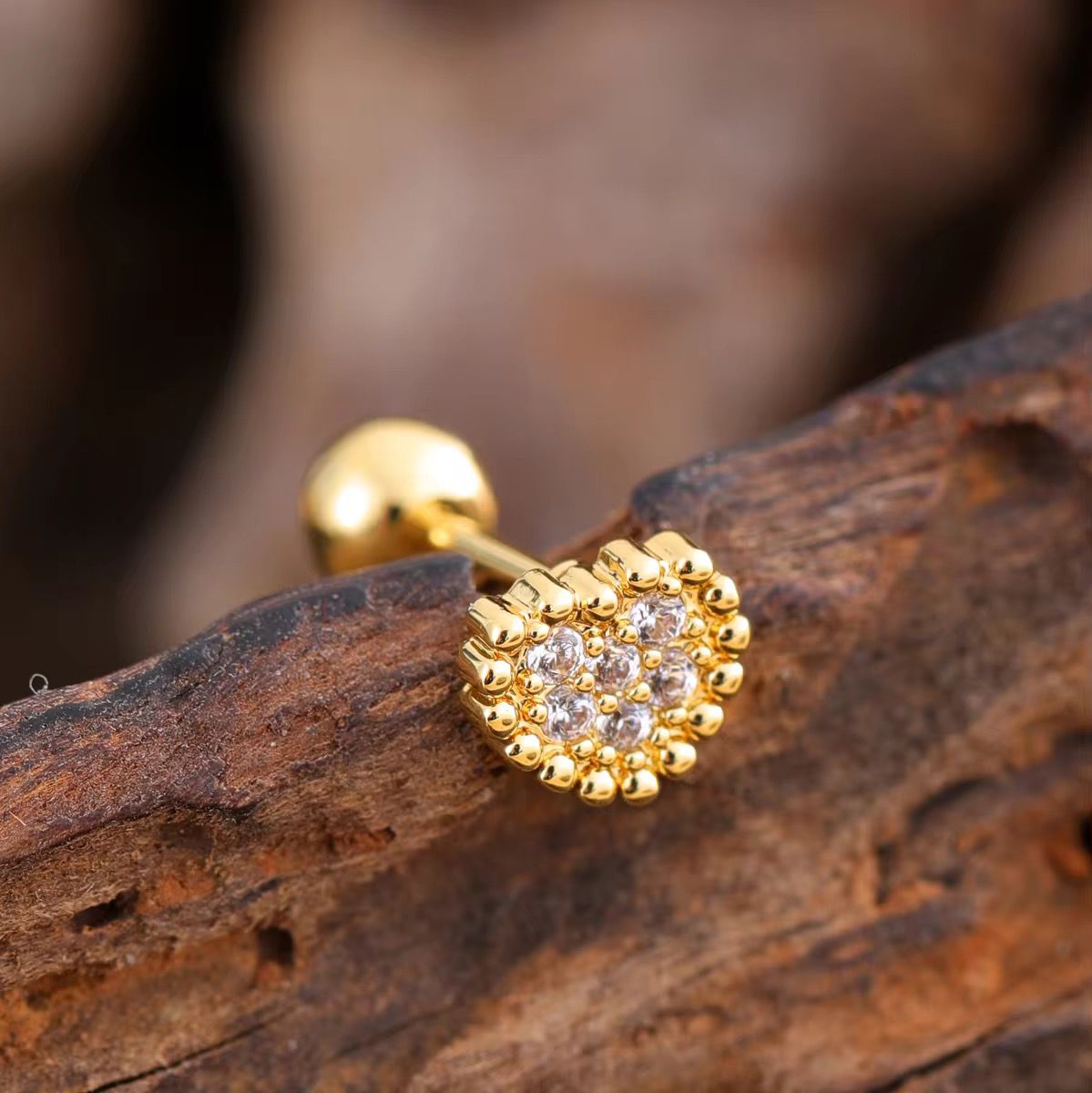 SJ 545 - Heart Cartilage 2nd piercing stud ( 1 pc ) - 18k Gold PVD plated stainless steel - Anti tarnish