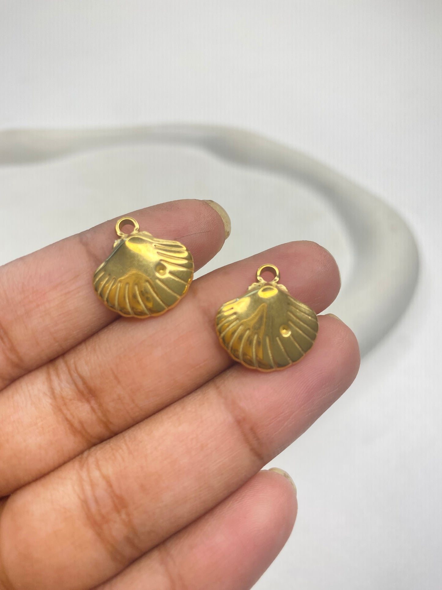 SS 2854 Shell charm 18K Gold plated stainless steel ( 1 piece ) Anti tarnish ( 16 mm )