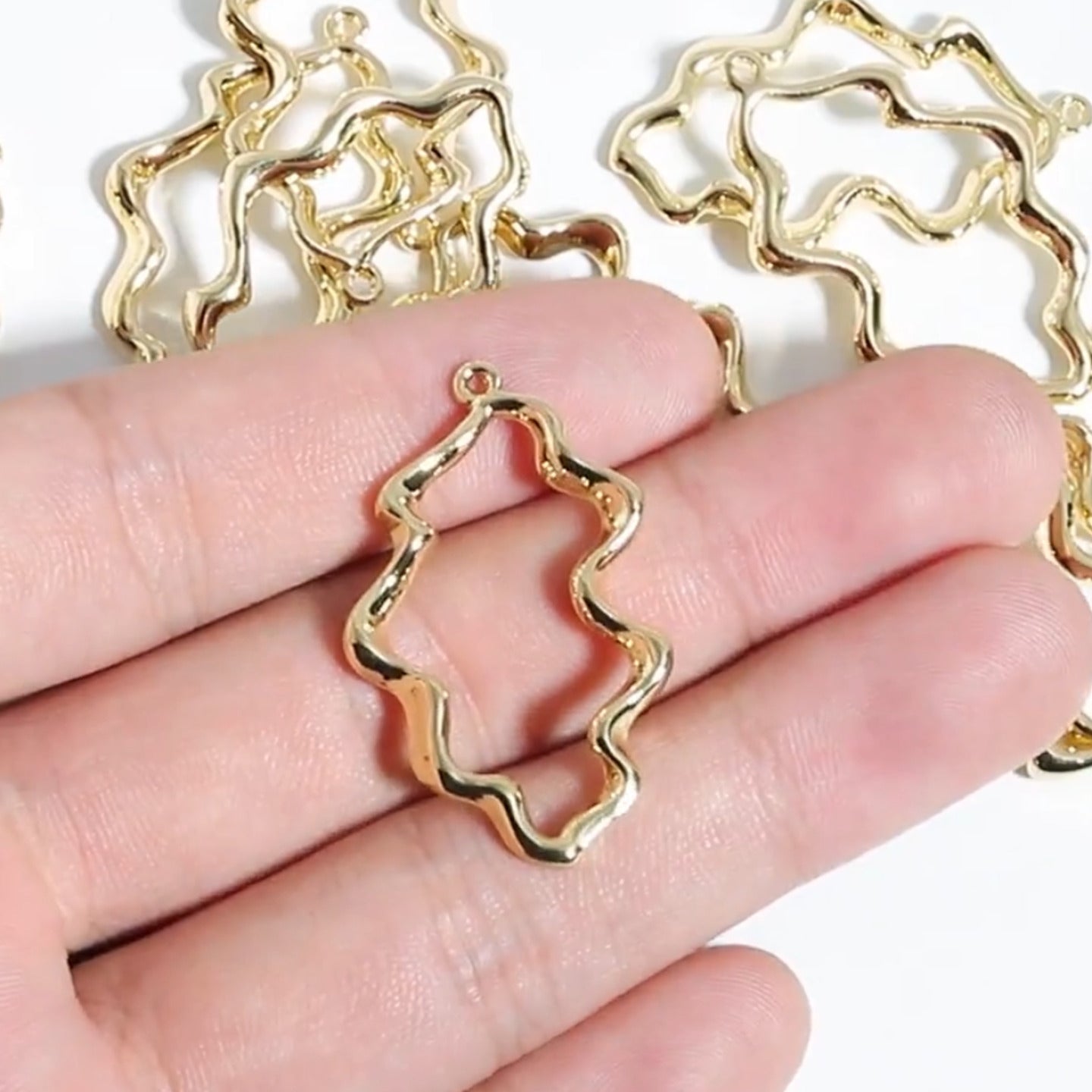 GP642 Gold plated alloy bezel