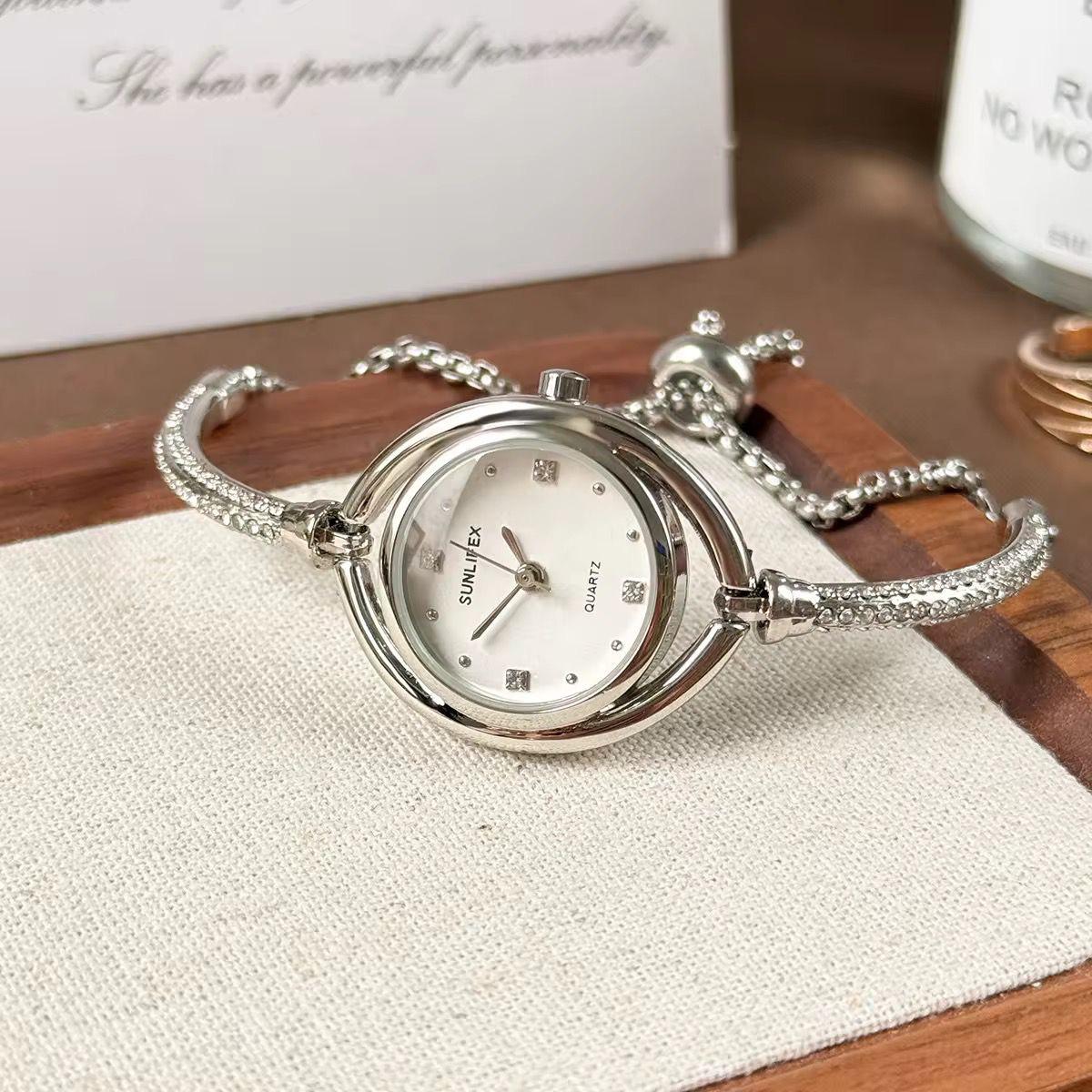 VW 32 Silver zircon watch