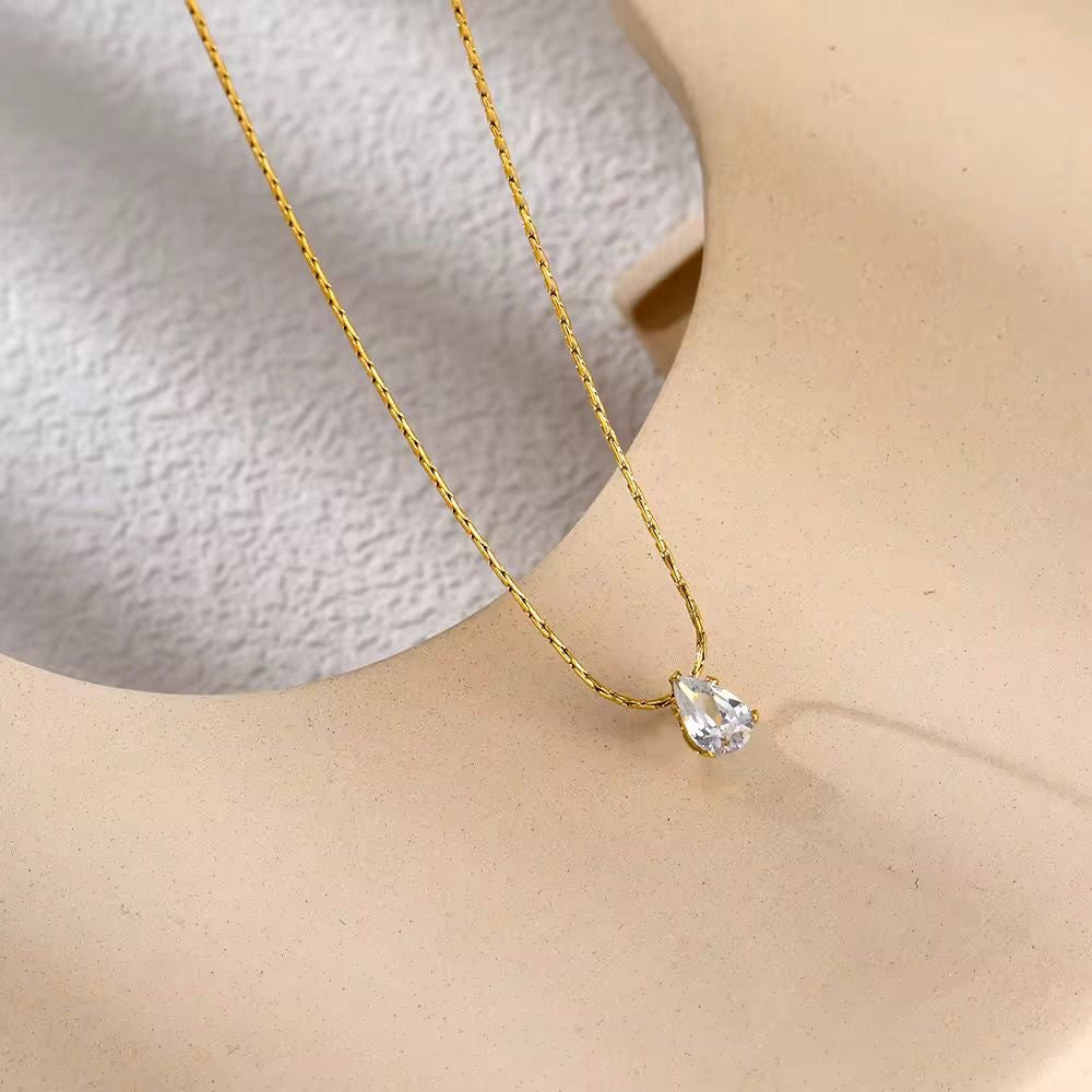SJ 648 Zircon Teardrop dainty modern necklace - 18k Gold PVD plated stainless steel - Anti tarnish