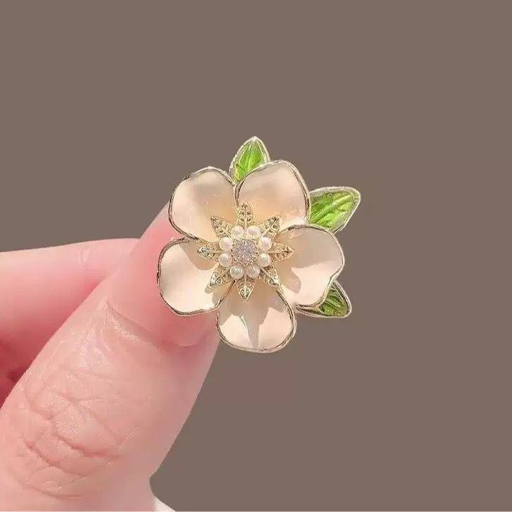 BR04C Ivory Pearl Gardenia Brooch ( 1 PC ) Anti Resistant