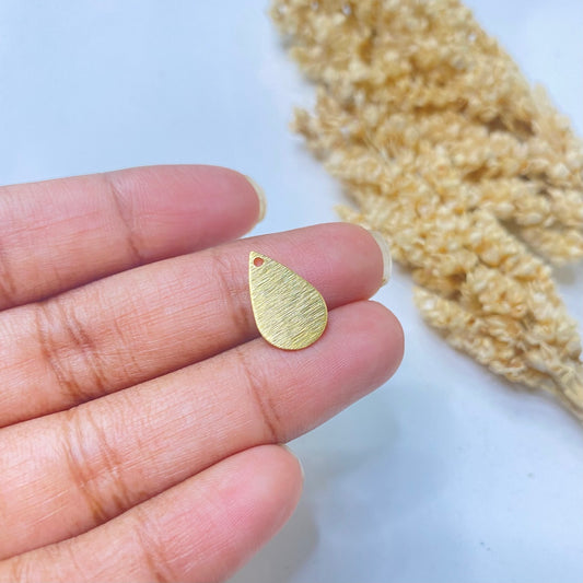 BC01Z Textured drop charm ( 1 pc ) Raw Brass