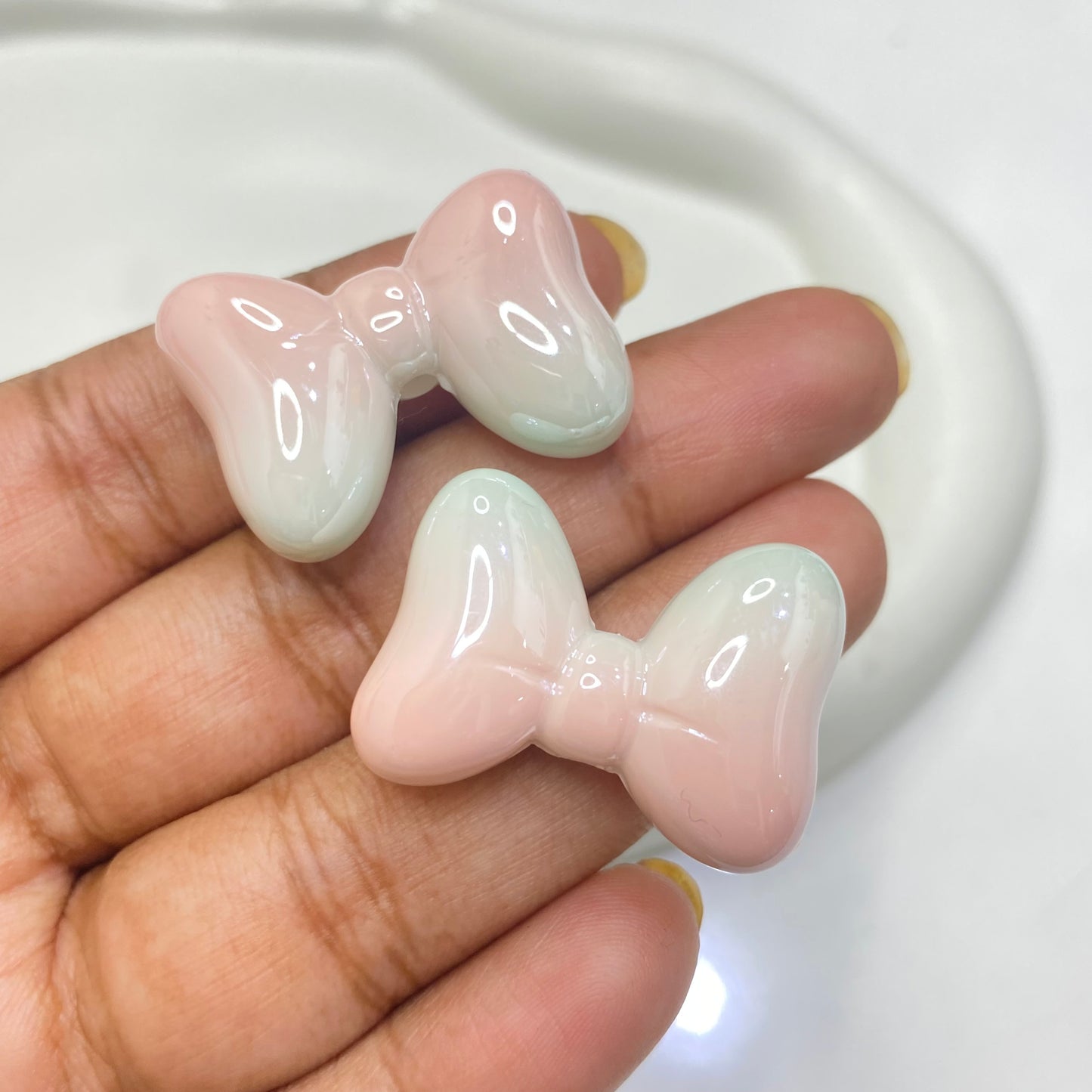 BBB 173 (C) light pink dual iridescent big bow Acrylic bead (1PC)