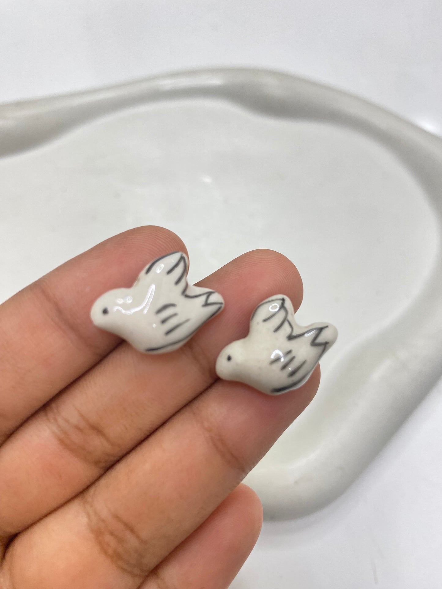 CB 932 Birdie porcelain ceramic bead ( 1 pc )