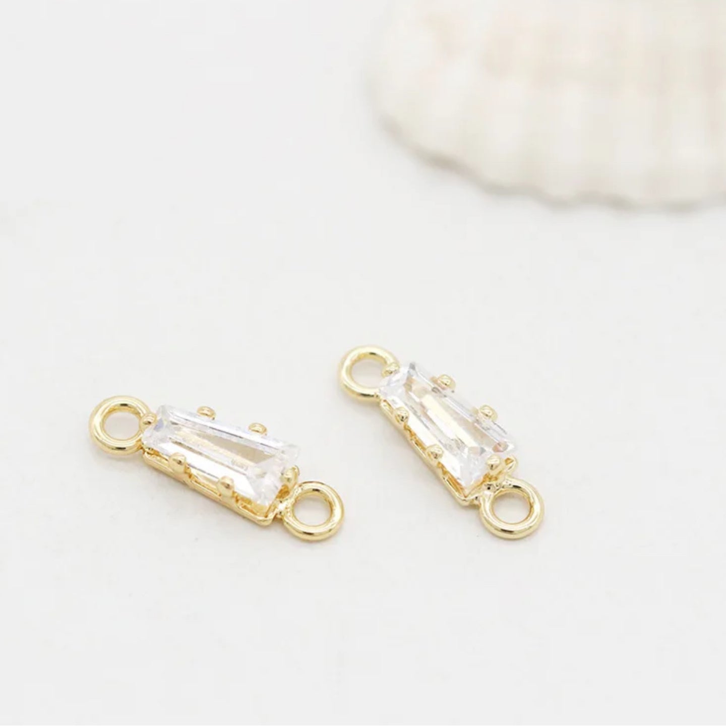 SS 457 Cz rectangle gold plated connector