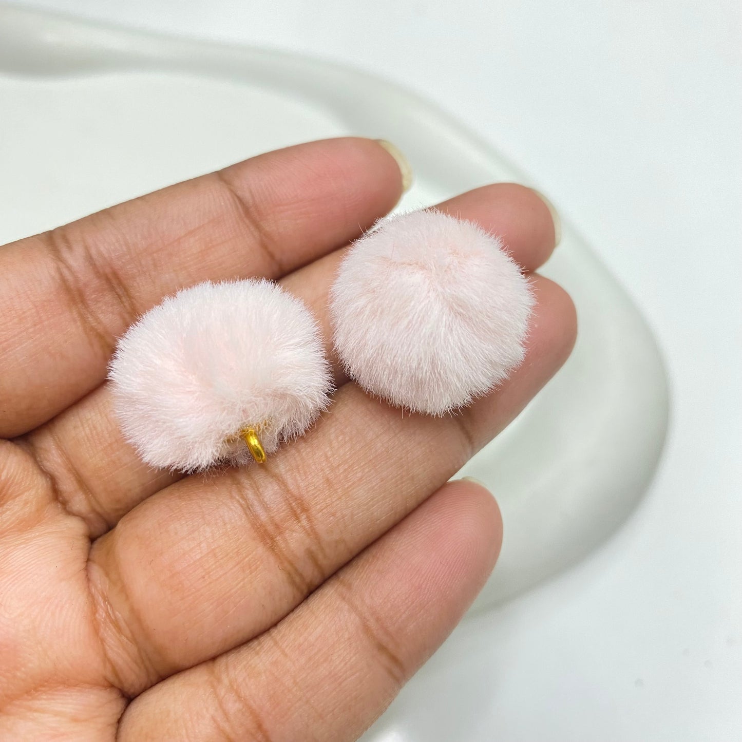 PP 1634 light pink Fluffy Pom Pom with hook ( 1 pc )