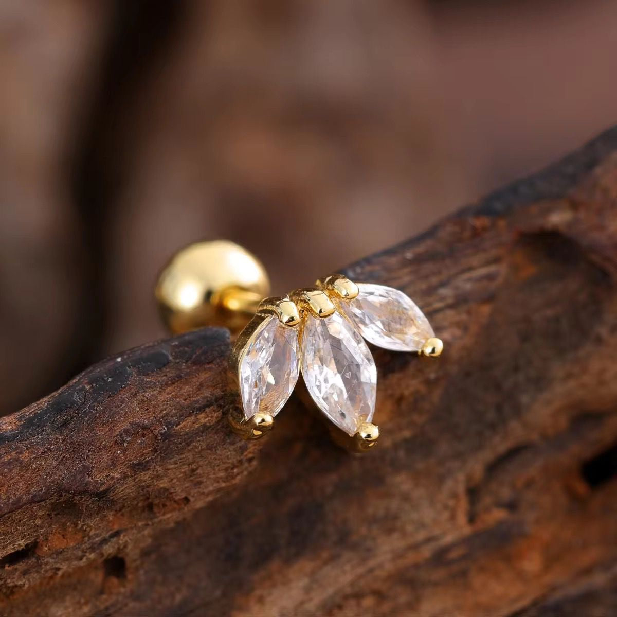 SJ 552 leaf Zircon Cartilage 2nd piercing stud ( 1 pc )- 18k Gold PVD plated stainless steel - Anti tarnish