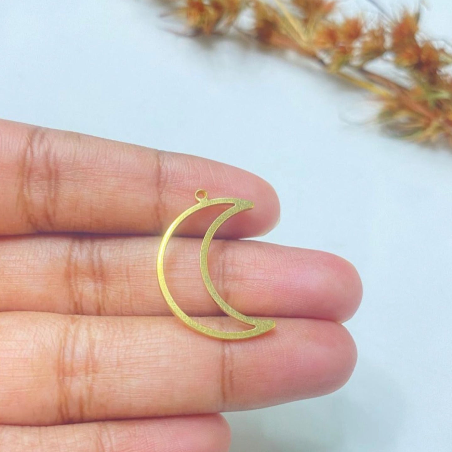 SS 121 Moon Hollow charm