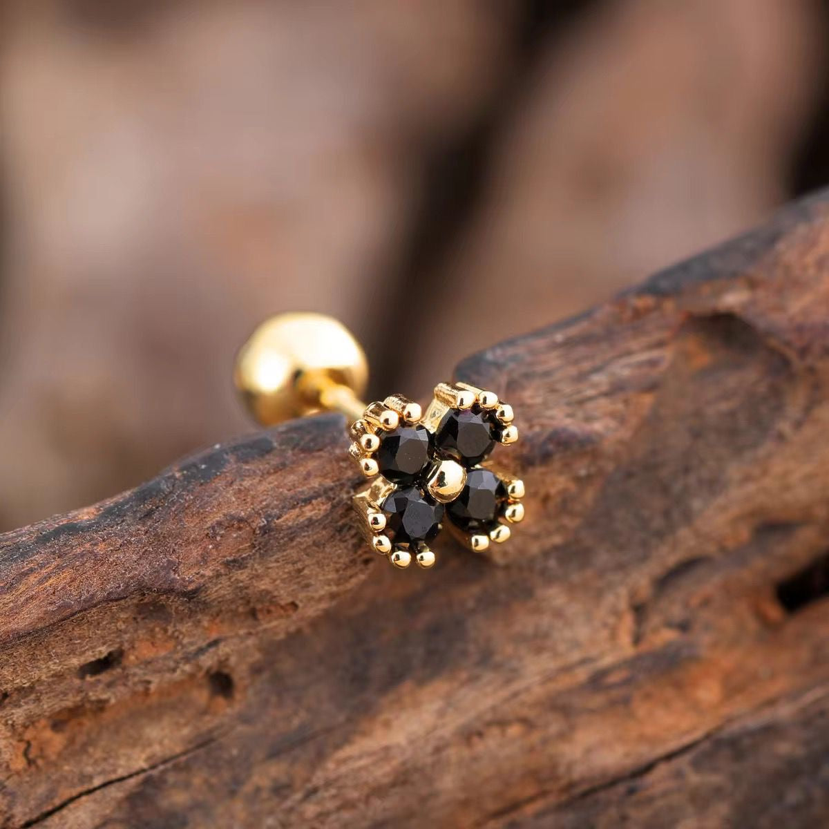SJ 551 Black clover Cartilage 2nd piercing stud ( 1 pc )- 18k Gold PVD plated stainless steel - Anti tarnish
