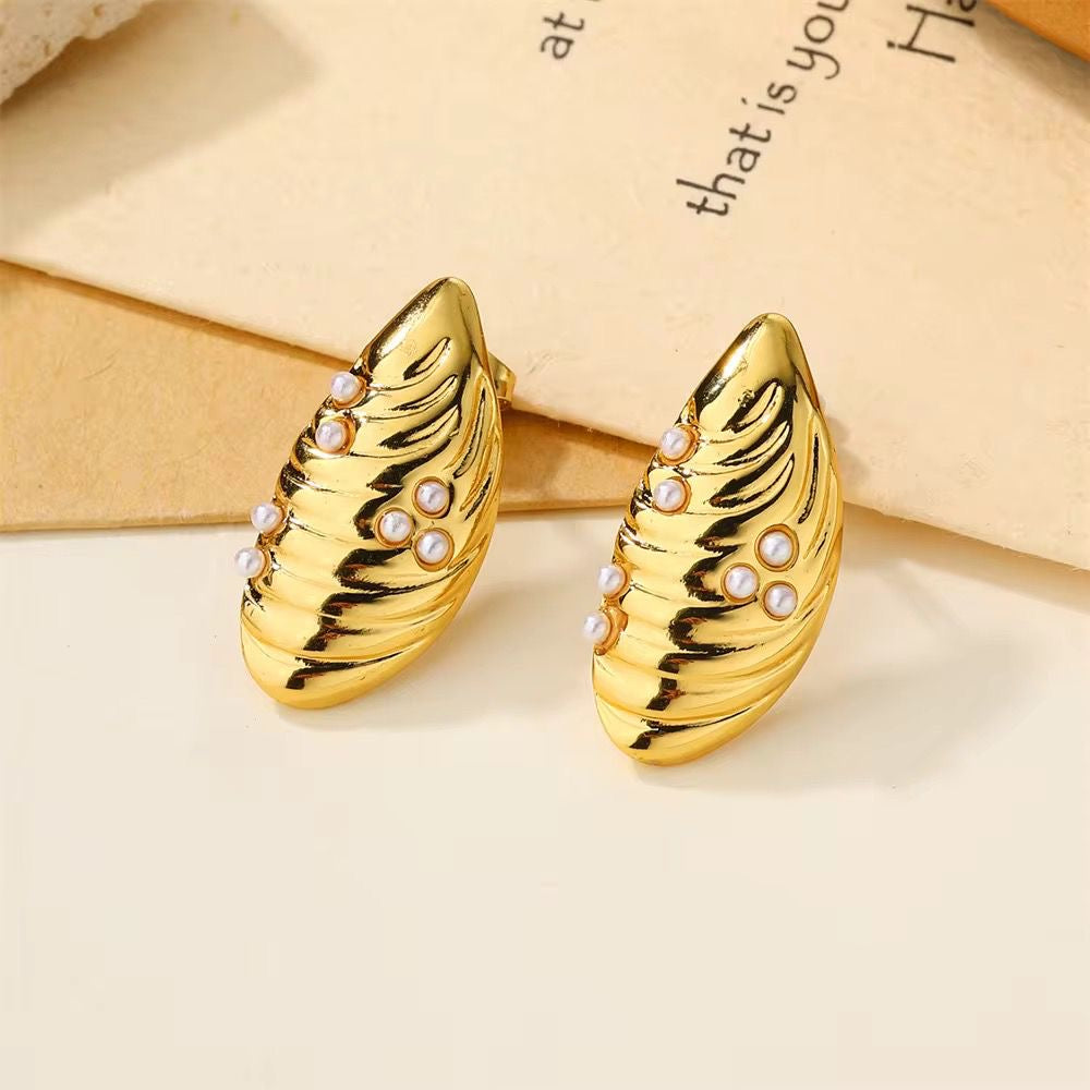 SJ 668 - Pearl Textured Shell Earring - 18k Gold PVD plated stainless steel - Anti tarnish